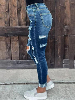 Stylish Plus Size Distressed Ripped Jeans for Women - Casual Denim for All Seasons, Perfect for Outdoor Wear and Street Style